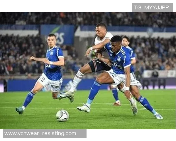 卡德西亚与多法尔的激烈对决揭示了足球战术的魅力与团队协作的重要性